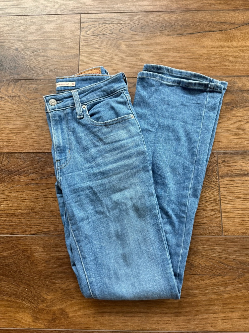 Levi’s 725 High Rise Bootcut Jeans 26x32